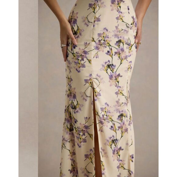 Club L London Floral Print Plunge-Neck Maxi Dress w/ High Front Split | US 4 - Picture 6 of 11